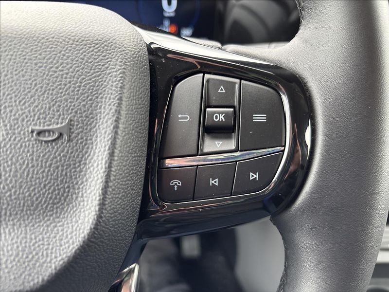 Ford Tourneo Custom 2,0 EcoBlue Titanium 125kW L1 - fotka 27 z 44