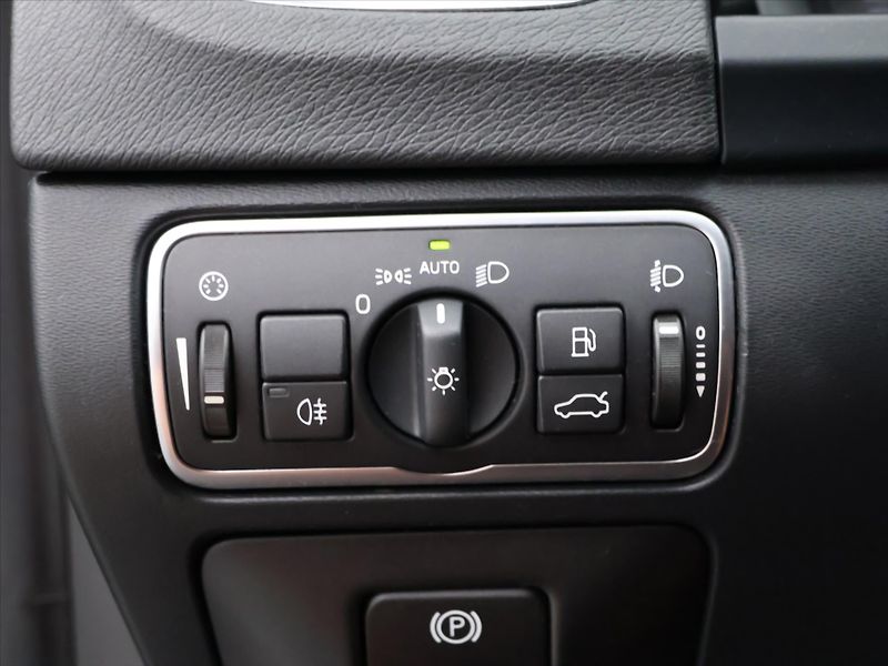 Volvo V60 1,6 D2 84kW Kinetic - fotka 16 z 33