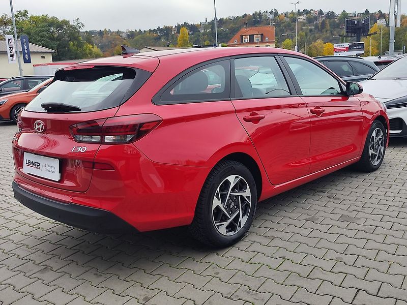 Hyundai i30 1.5T-GDI/103kW Comfort 16 DCT - fotka 5 z 29