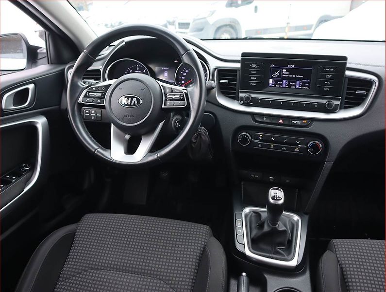 Kia Ceed (2020) 1.6 CRDi, Serv.kniha, Tempomat - fotka 7 z 17