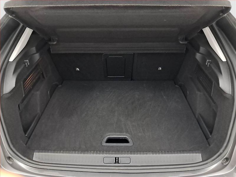 Citroën C4 (2023) 1.2 PureTech - fotka 14 z 18