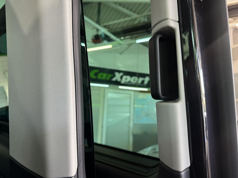 Volkswagen Multivan 2,0TDI DSG 4Motion Highline - fotka 27 z 37