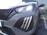 Peugeot 2008 (2026) ALLURE Hybrid 145k e-DCS6 - náhled 38