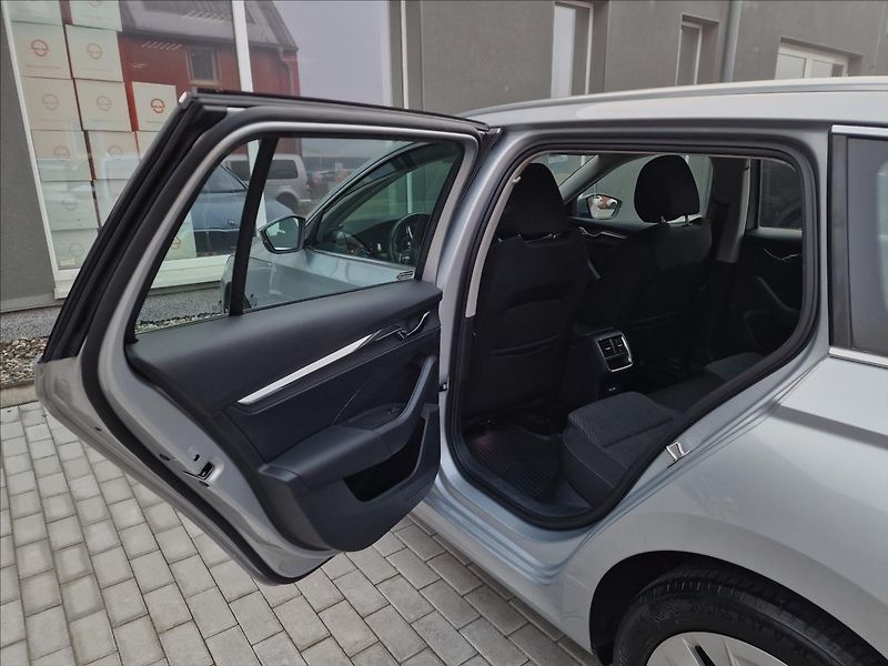 Škoda Octavia 1.5TSI 110kW Style, ČR,1.Maj. - fotka 18 z 50