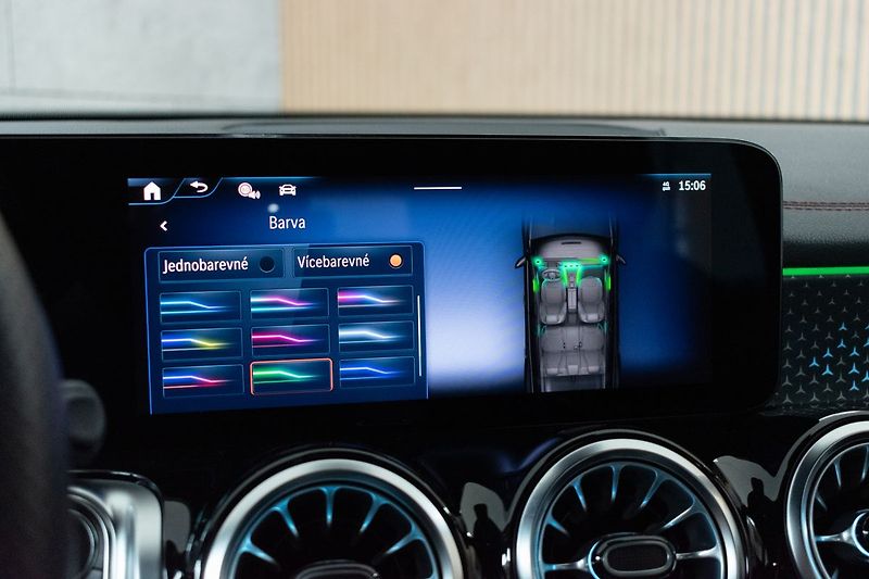 Mercedes-Benz EQB 300 66kWh*4MATIC*AMG*KAMERA*So - fotka 30 z 47