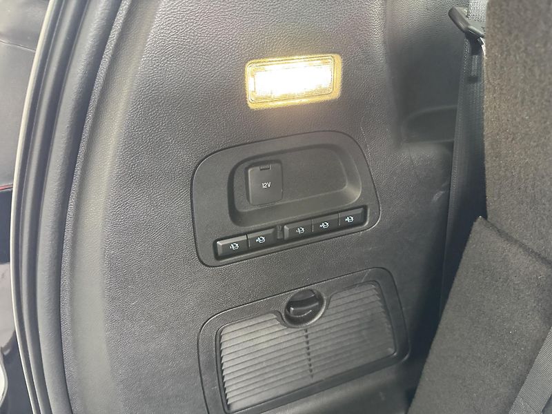 Ford S-MAX (2017) 2,0SCTi AUT. VIGNALE 7.MÍST - fotka 20 z 33