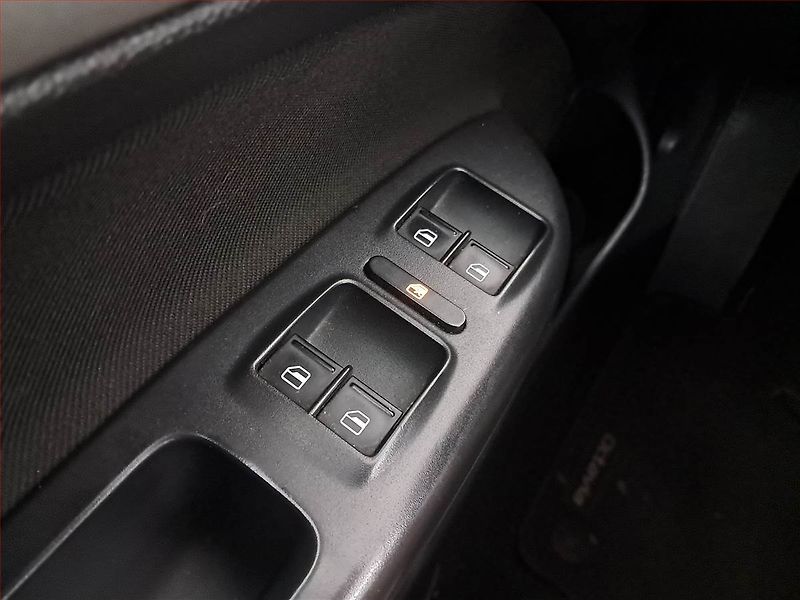 Škoda Octavia (2012) 2.0 TDI, nová STK, Tažné - fotka 18 z 18