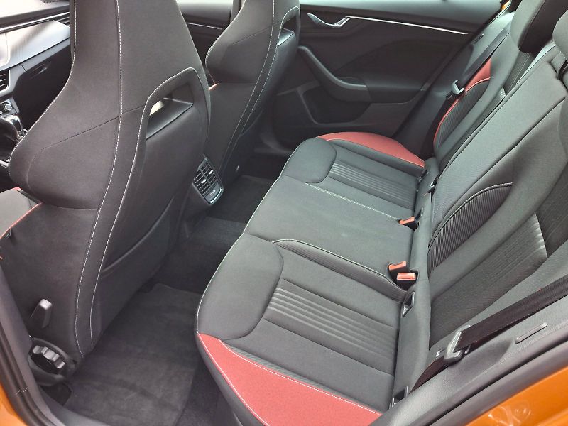 Škoda Kamiq (2024) Monte Carlo DSG 1,0TSi 81kW - fotka 7 z 35