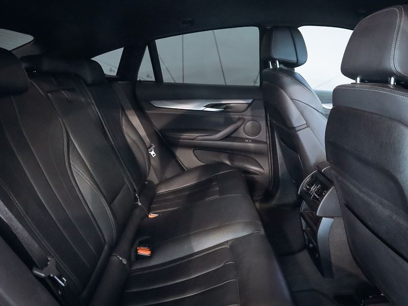 BMW X6 40d xDrive 230kW M-Sport - fotka 25 z 27