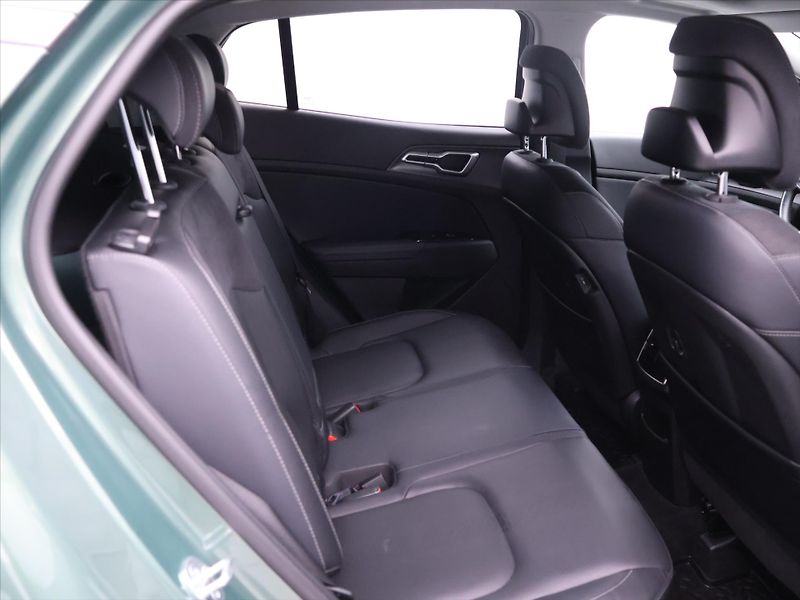 Kia Sportage 1,6 T-GDI 132 kW TOP Aut. Kůže - fotka 12 z 29