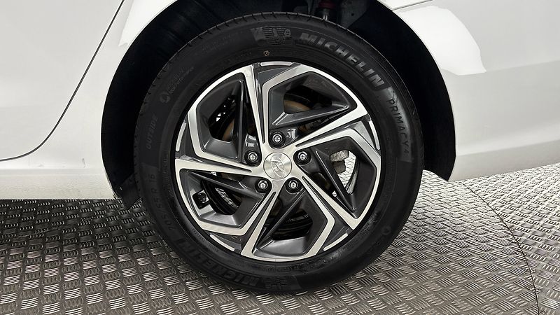 Hyundai i30 1.0 T-GDI Smart Kombi - fotka 19 z 23