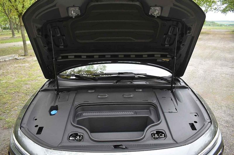 Audi A6 e-tron je hodně pohodlné auto s velmi dobrým dojezdem.