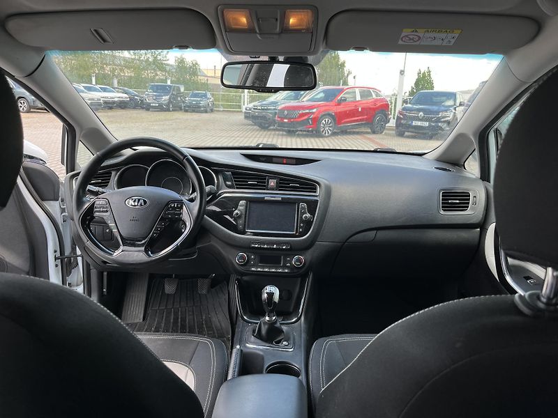 Kia Ceed Sportswagon Cool 1.6 GDI - fotka 17 z 23