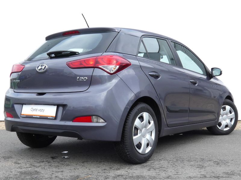 Hyundai i20 1,2 /55kW - fotka 10 z 30