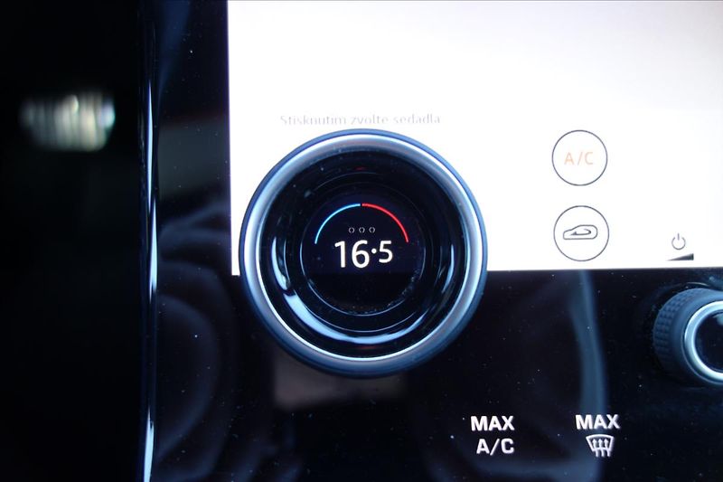 Land Rover Range Rover Velar 3,0 d,SERVIS.KN.,RDYNAMIC,AWD. - fotka 35 z 49