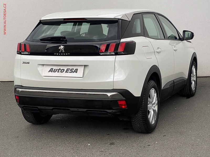 Peugeot 3008 (2017) 1.2PT, Active, AT - fotka 4 z 17