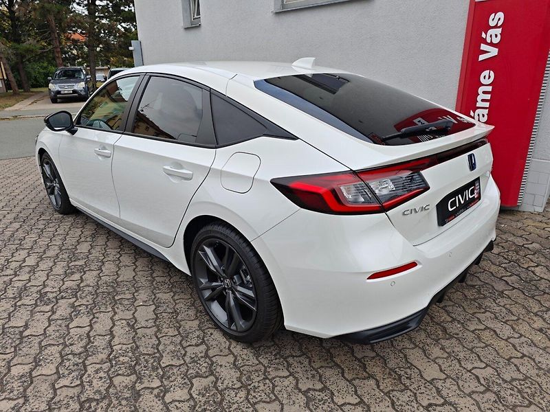 Honda Civic (2026) 2.0 e:HEV SPORT SKLADEM - fotka 4 z 15