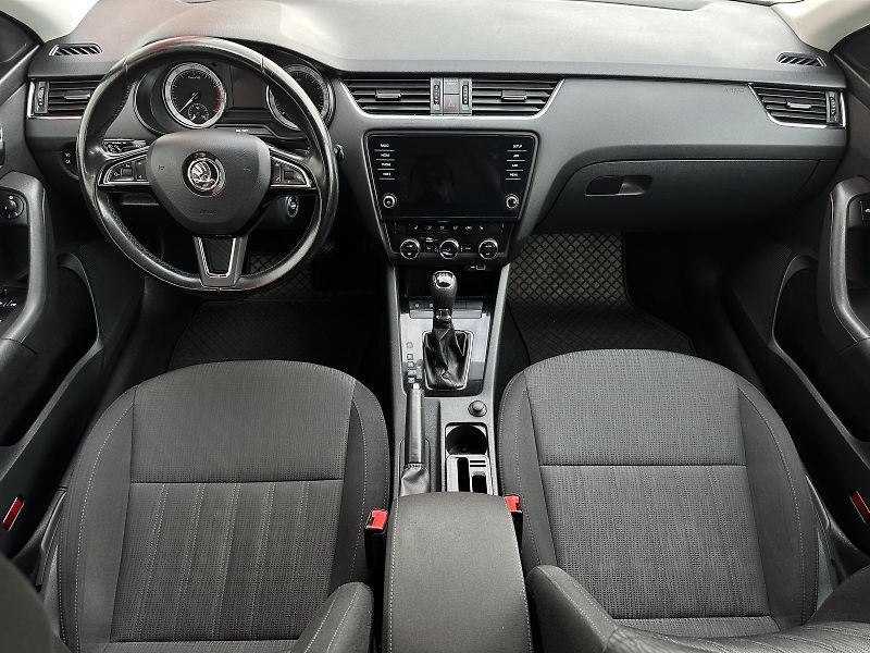Škoda Octavia Combi 1.0TSi DSG Smartlink 2Z. - fotka 31 z 38