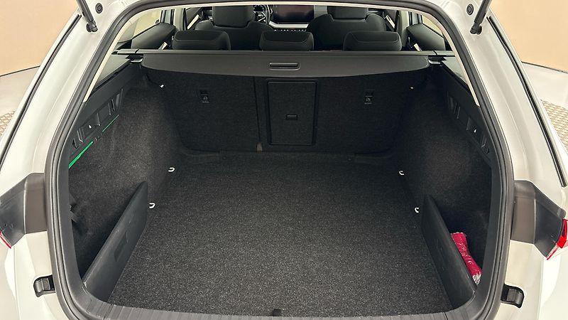 Škoda Octavia 2.0 TDI DSG Style Combi - fotka 17 z 27