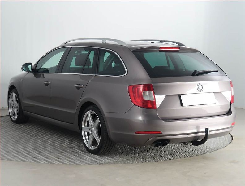 Škoda Superb (2013) Ambition 2.0 TDI, Automat - fotka 4 z 18