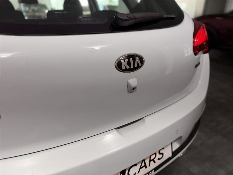 Kia Ceed 1,6   CRDI 94KW NAVI KAMERA ČR - fotka 35 z 44