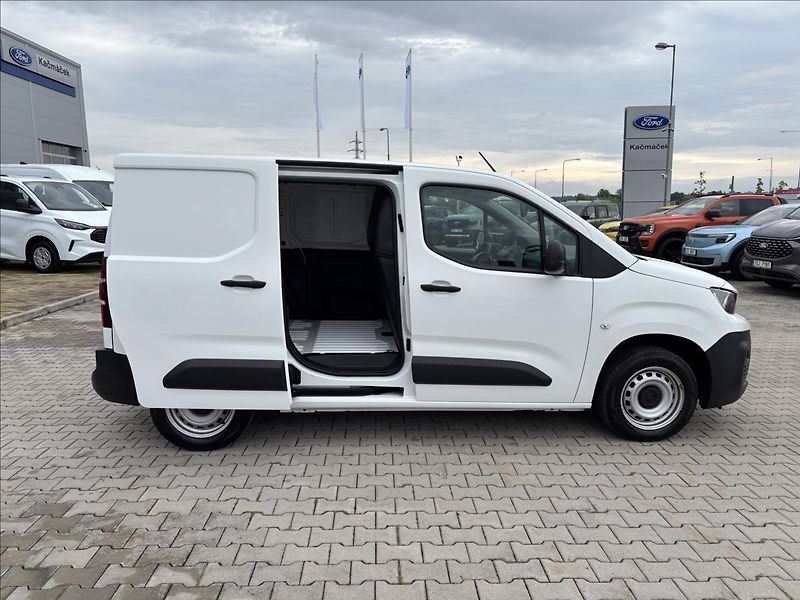 Peugeot Partner 1,2 Puretech 81kW Active L1 - fotka 13 z 35