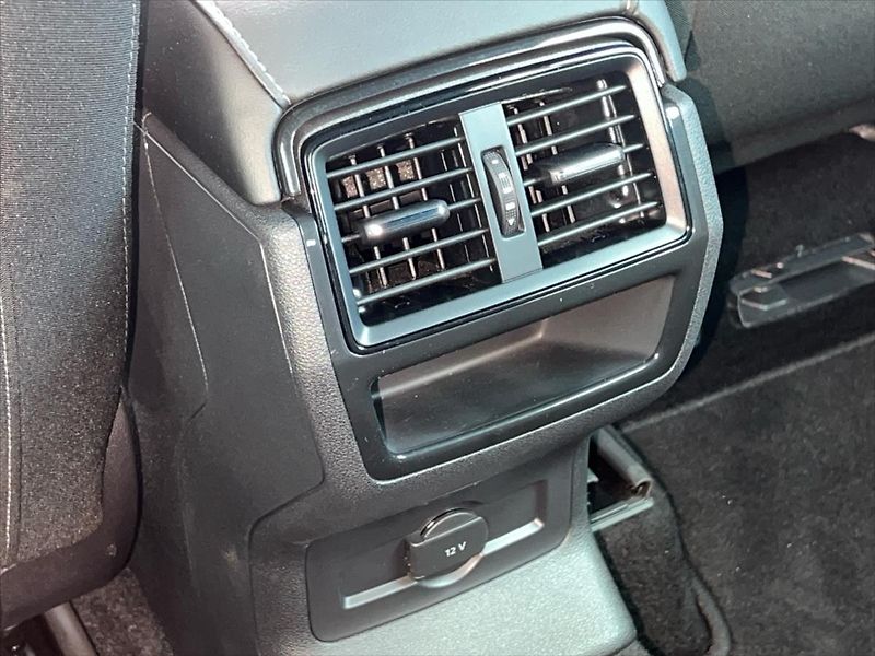 Škoda Karoq 1,5 TSi 110kW SPORTLINE - fotka 21 z 27