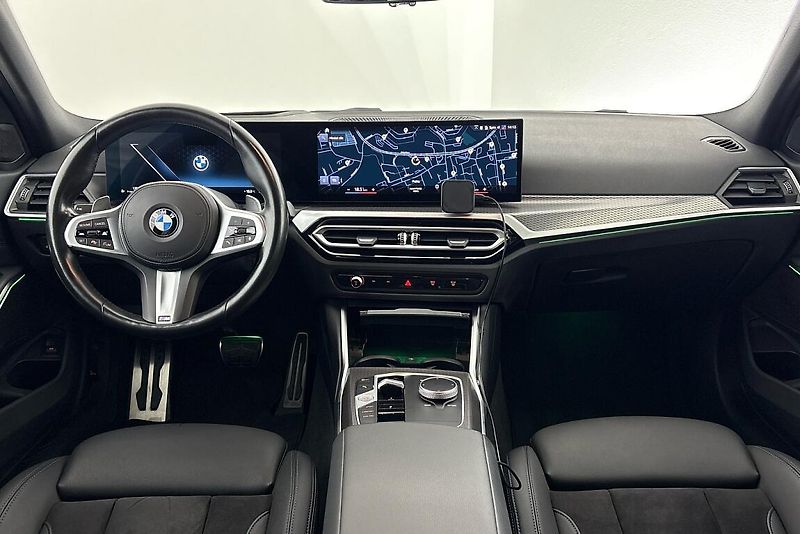 BMW Řada 3 řady 3 | 330d xDrive - fotka 16 z 27