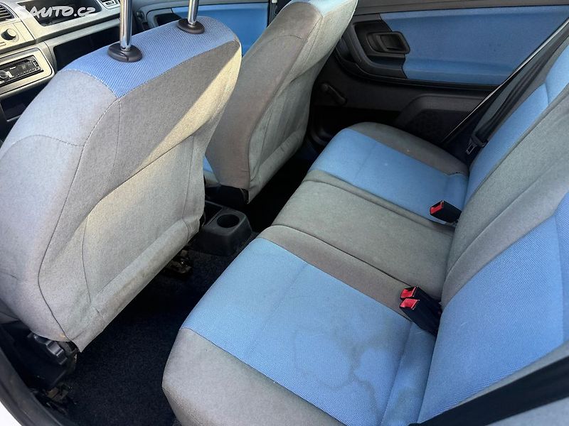 Škoda Fabia (2007) 1.4i 16v, 63kw Původ ČR - fotka 13 z 19