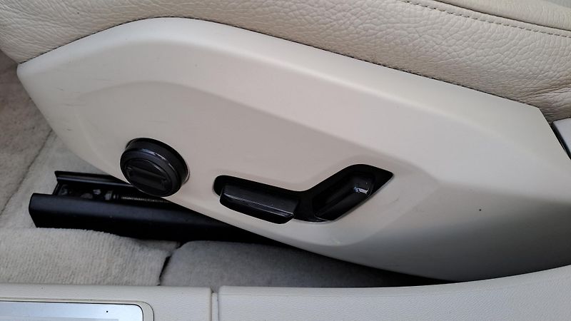 Volvo V90 2.0 D3 Break NAVI Bílá kůže - fotka 23 z 30