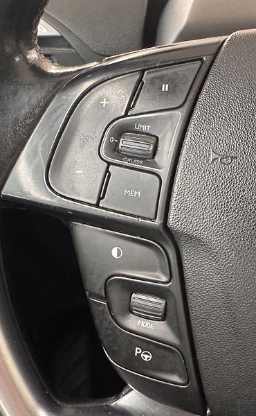 Citroën Grand C4 Picasso 1.6 HDI,Intensive ,ČR, 7 míst - fotka 28 z 29