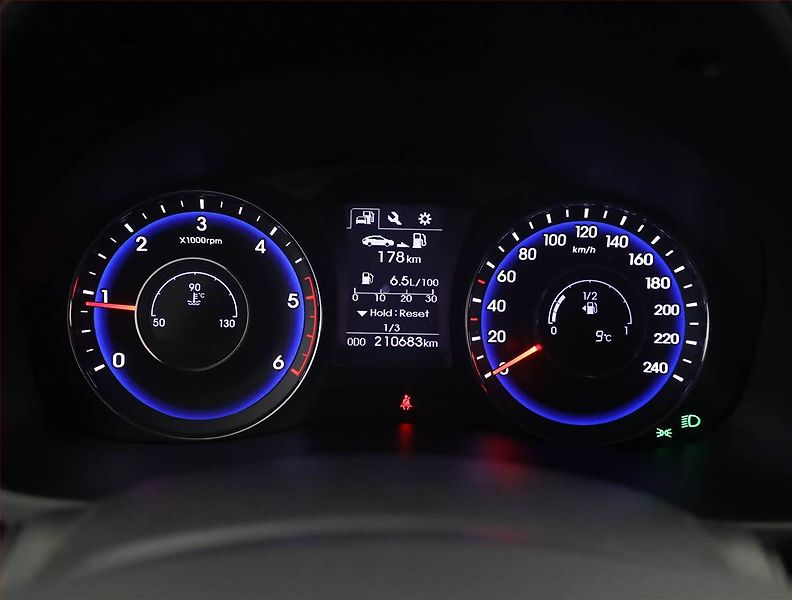Hyundai i40 (2017) 1.7 CRDi, Serv.kniha, Navi - fotka 9 z 14