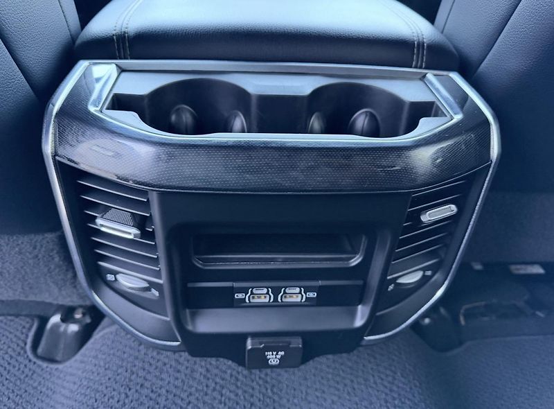 Dodge RAM (2022) +2500+LARAMIE+LPG+HEAVY DUTY+ - fotka 24 z 24