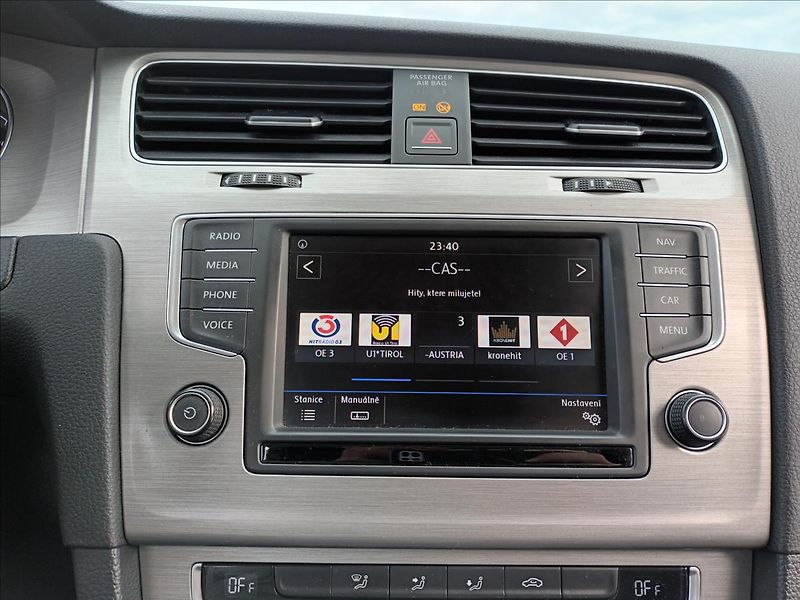 Volkswagen Golf 1,6 TDI,81KW,4X4,NAVI,SERVISKA - fotka 31 z 49