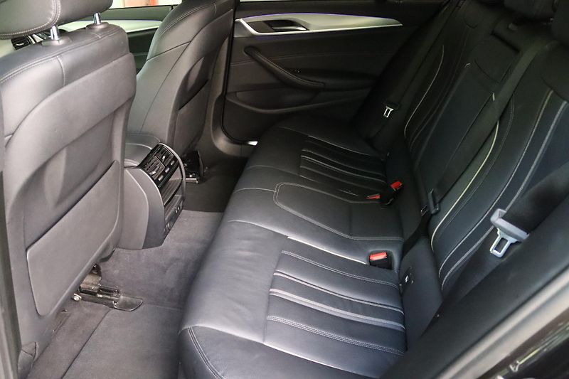 BMW Řada 5 530D XDRIVE TOUR G31 M-PAKET  - fotka 40 z 50