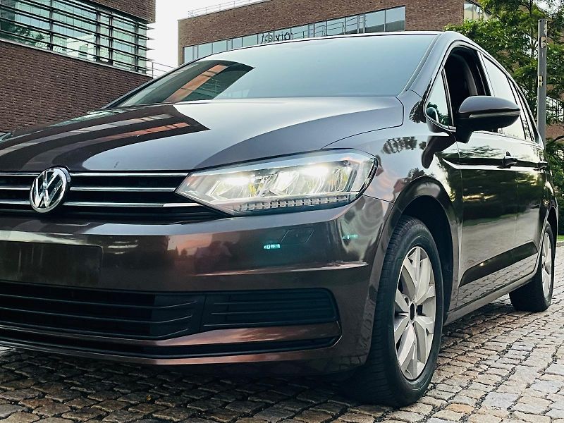 Volkswagen Touran 1.6TDI MAN 7MÍST LED SERVISKA - fotka 45 z 45