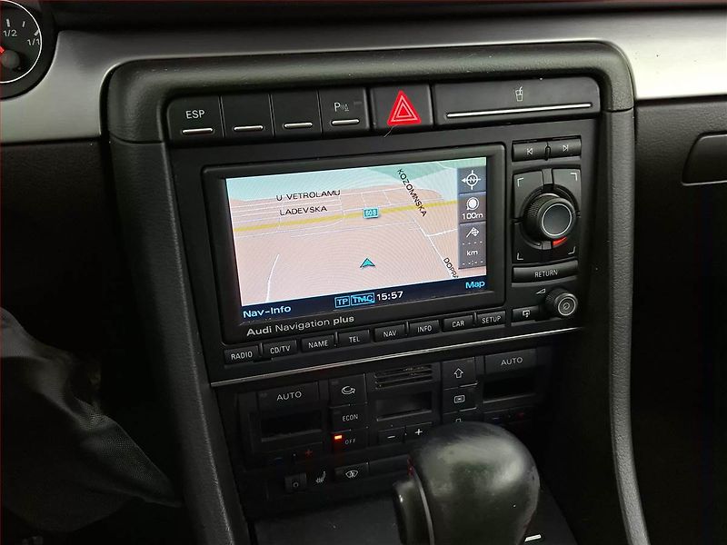 Audi A4 (2007) 2.7 TDI, Automat, rezervace - fotka 12 z 15