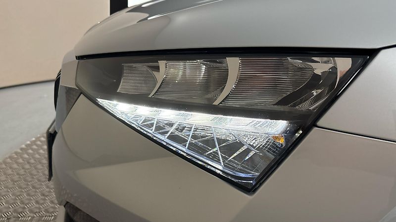 Škoda Scala 1.0 TSI Ambition - fotka 18 z 23