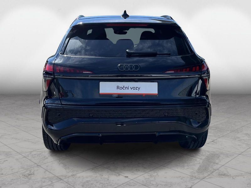 Audi Q3 2.0TDI S-LINE - fotka 7 z 21