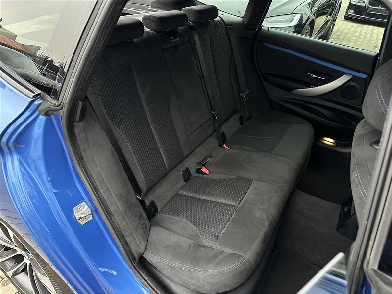 BMW Řada 3 330d GT M-Paket xDrive - fotka 27 z 33