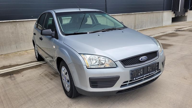 Ford Focus (2005) 1,4i 16v - fotka 1 z 19