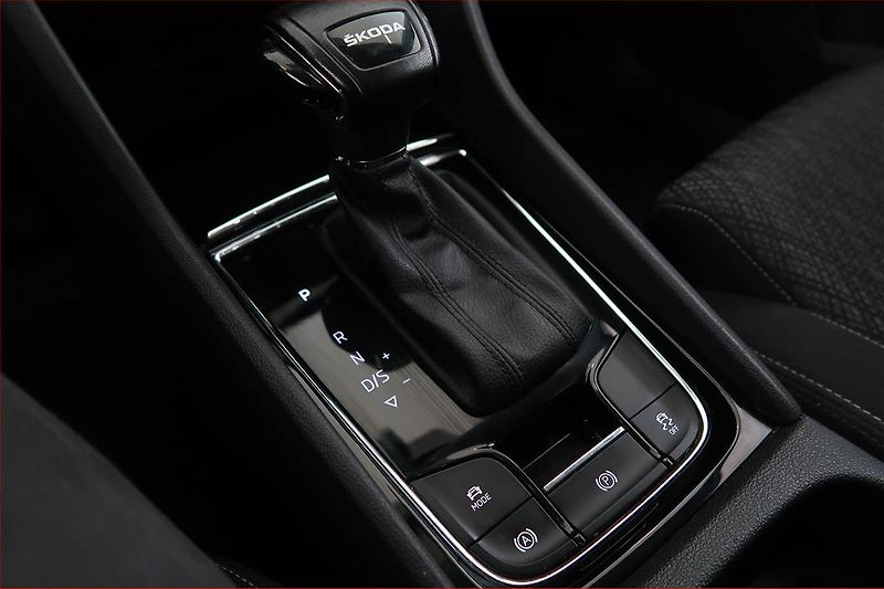 Škoda Karoq (2022) Style Plus 2.0 TDI - fotka 13 z 17