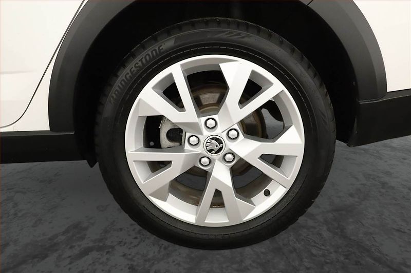 Škoda Octavia (2015) Scout 2.0 TDI, 4X4, Automat - fotka 12 z 14