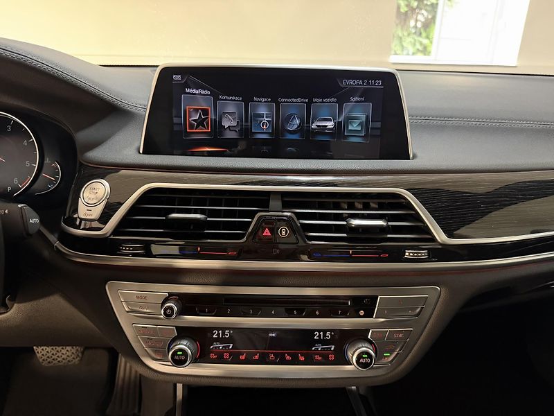 BMW Řada 7 BMW 740d xDrive M-Paket CZ - fotka 28 z 50