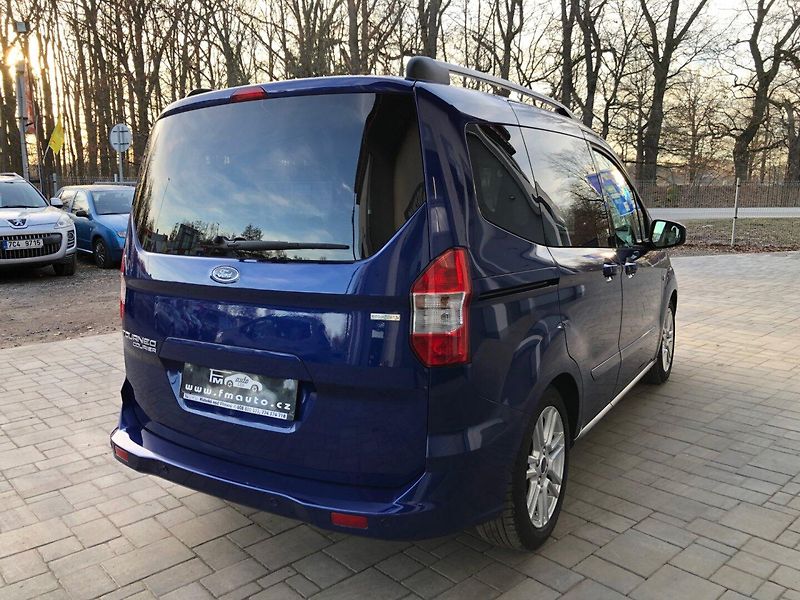 Ford Tourneo Courier (2014) 1.0 EcoBoost - fotka 5 z 28