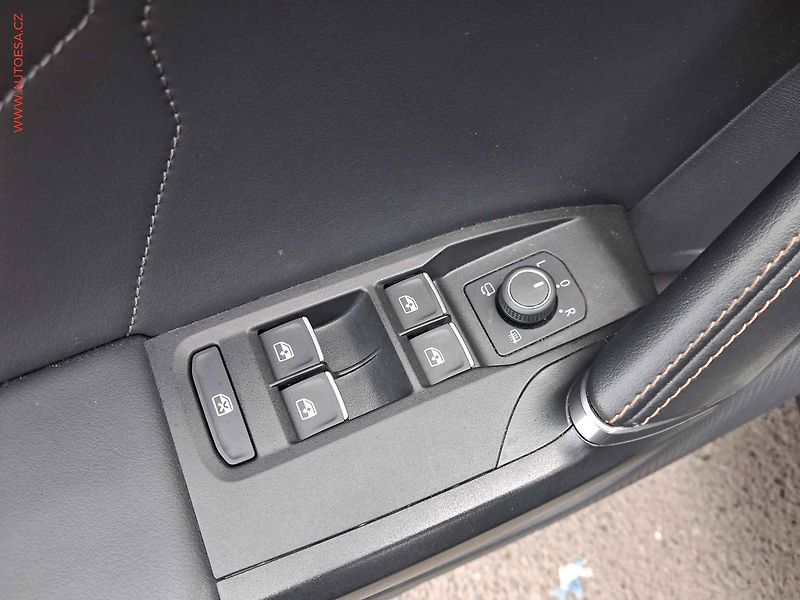 Cupra Formentor (2022) 2.0 TSi 4DRIVE, AT, LED, TZ - fotka 12 z 20