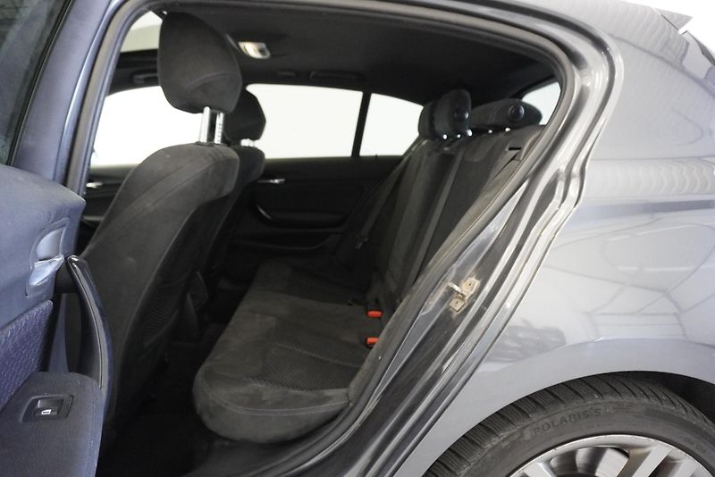 BMW Řada 1 2,0 M-SPORT XDRIVE AUT. - fotka 24 z 28