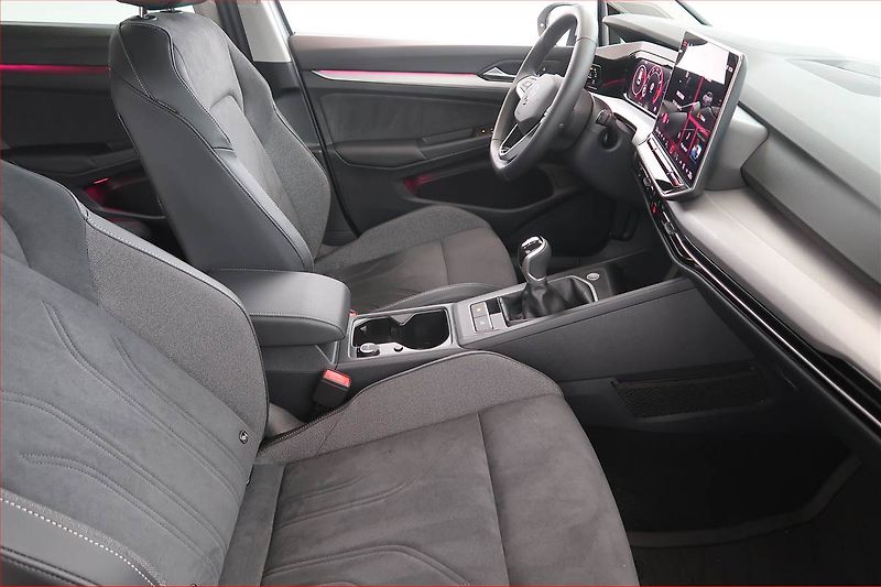 Volkswagen Golf (2025) 1.5 TSI, 1.Majitel, DPH - fotka 9 z 20