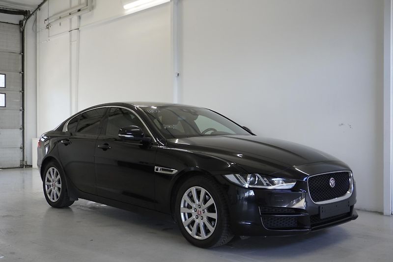 Jaguar XE  2.0 132kW SEDAN 2WD AUT - fotka 7 z 29