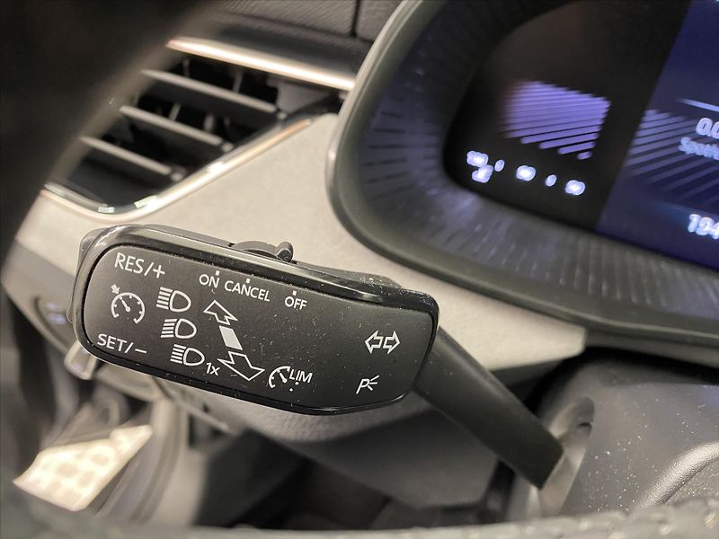 Škoda Scala 1,0 TSI 85kW Top Selection - fotka 21 z 30